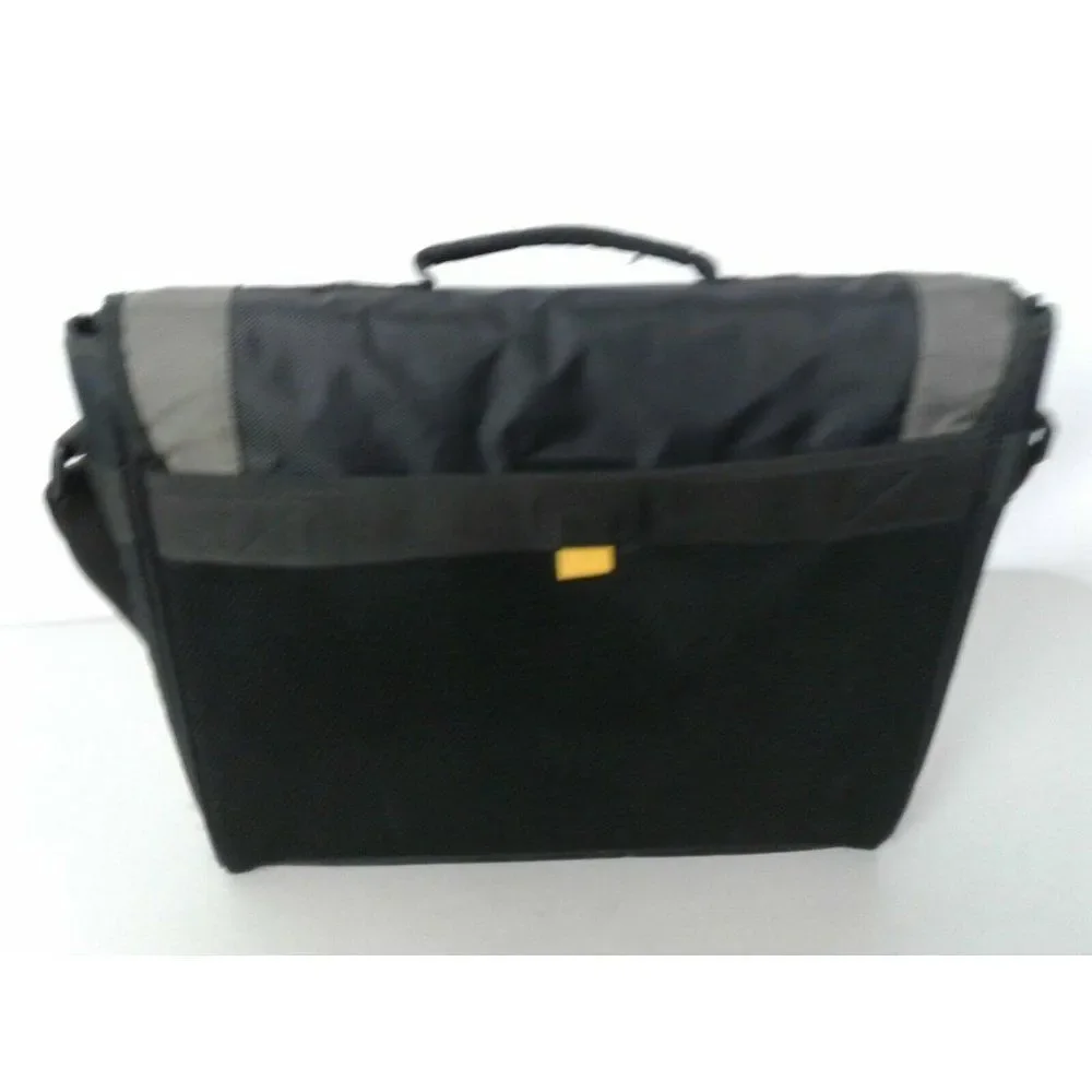 Targus  Canvas Medium‎ Computer Bag 16x11